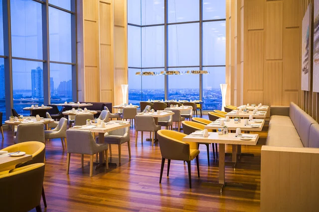 Avani_Plus_Riverside_Bangkok_Hotel_Restaurant_night _time