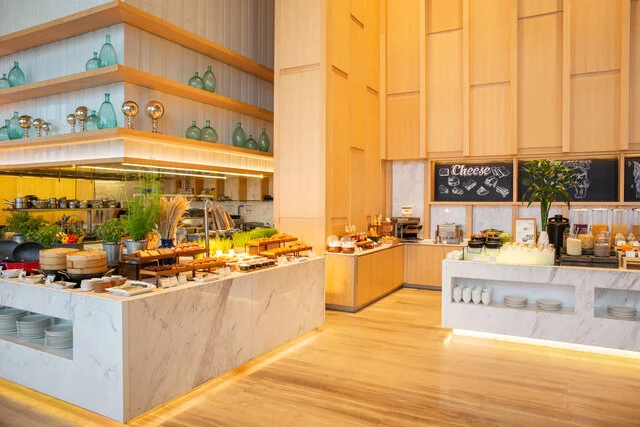 Avani_Plus_Riverside_Bangkok_Hotel_Restaurant_Skyline_Breakfast_Atmosphere