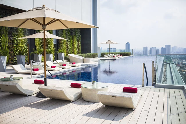 Avani_Plus_Riverside_Bangkok_Hotel_Pool_View_Swimming_Pool_Sun_Loungers