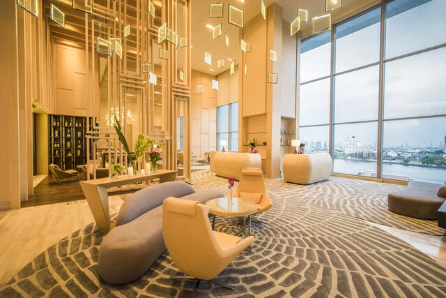 Avani_Plus_Riverside_Bangkok_Hotel_Lobby_View_Ceiling_Decor_above_Seating_Area