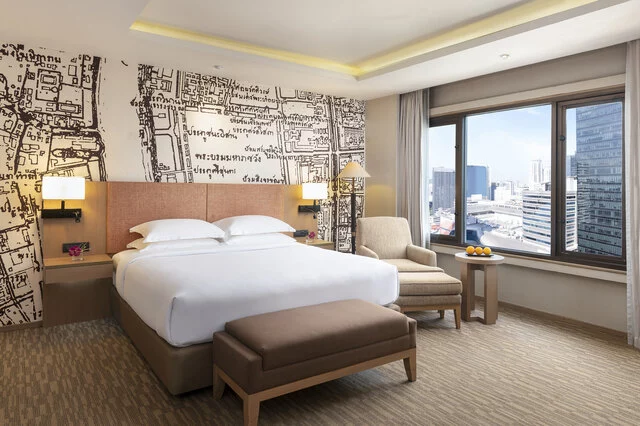 Avani_Ratchada_Bangkok_Hotel_Guest_Room_Two_Bedroom_Suite_Master_Bedroom_1