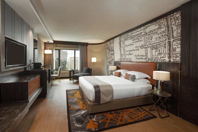 Avani_Ratchada_Bangkok_Hotel_Guest_Room_Executive_Suite_King_Bed_Window