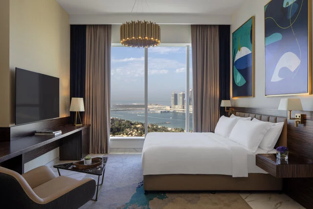 Avani_Plus_Palm_View_Dubai_Hotel_and_Suites_Guest_Room_Sea_View_Studio_Bedroom