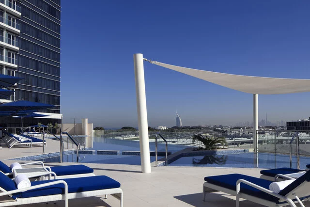 Avani_Palm_View_Dubai_Hotel_and_Suites_Pool_View_Infinity_Pool_with_Palm_Jumeirah_Views