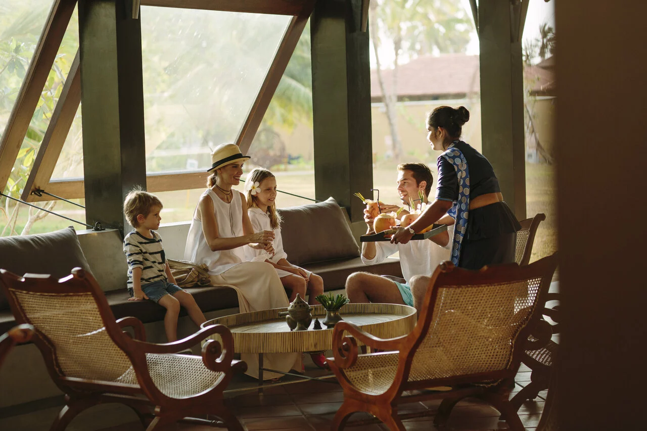 Anantara_Kalutara_Resort_Lobby_view_Family_with_Drinks-5760x3840.jpg