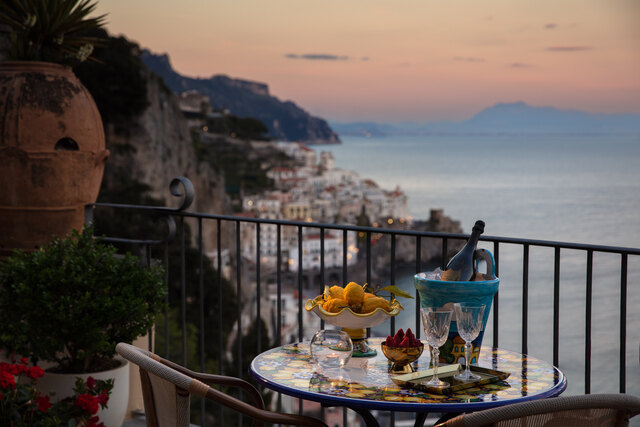 Anantara_Convento_di_Amalfi_Grand_Hotel_Junior_Sea_View_Terrace_with_Jacuzzi_Detail-2123x1415.jpg