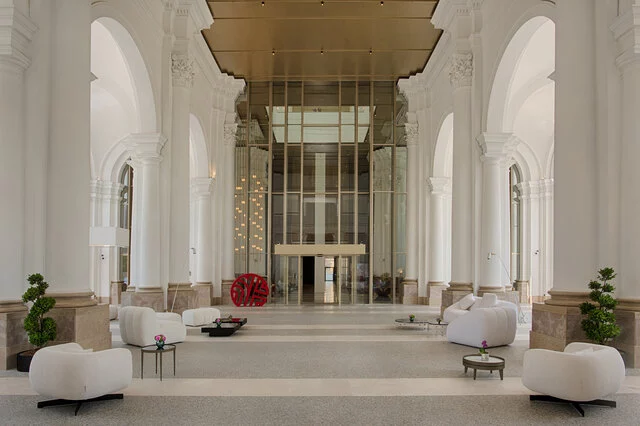 NH_Collection_Milano_CityLife_Entrance_Lobby_And_Reception (1)