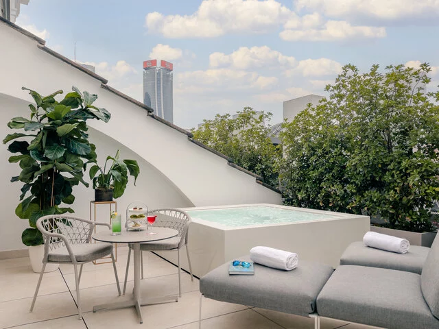 NH_Collection_Milano_Citylife_Room_Suite_Terrace_Plunge_Pool_Daylight
