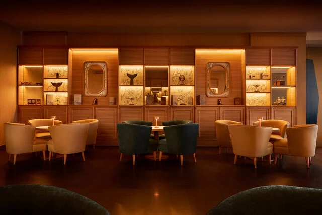 Tivoli_Marina_Vilamoura_Algarve_Resort_Bar_Lounge_The_Argo_Cocktail_Bar_Lounge_Area_View