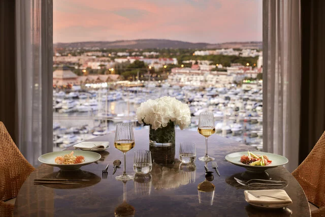Tivoli_Marina_Vilamoura_Algarve_Resort_Inroom_Dining_Dinner_Setup_3