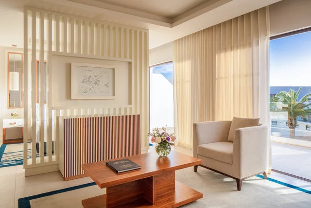 Tivoli_Carvoeiro_Algarve_Resort_Guest_Room_Family_Terrace_Living_Room-8659x5773