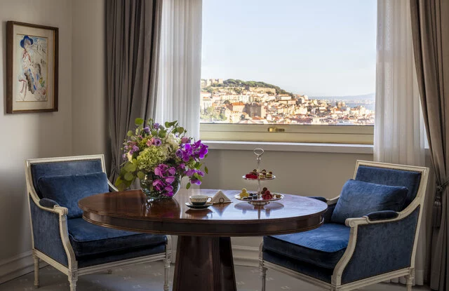 Tivoli_Avenida_Liberdade_Guest_Room_Presidential_Suite_Dining_Area-8662x5622