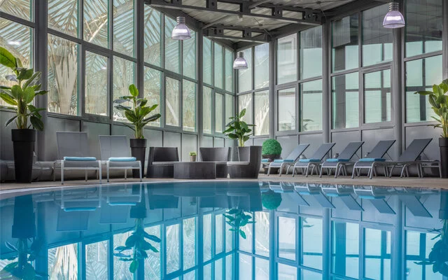 Tivoli_Oriente_Lisbon_Hotel_Property_Amenity_Swimming_Pool-8557x5345