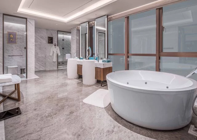 Tivoli_Chengdu_at_Cultural_Heritage_Park_Guest__Room_Chairman_Suite_Bathroom