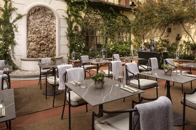 Tivoli_Palazzo_Gaddi_Dining_Breakfast_Setup_Secret_Garden