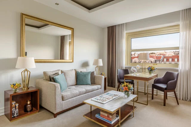 Tivoli_Avenida_Liberdade_Lisboa_Hotel_Guest_Room_Executive_Suite_Without_Terrace_Living_Area