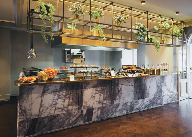 Tivoli_Doelen_Amsterdam_Breakfast_Buffet_Overview_Fruits_Yoghurts_Hot_Items
