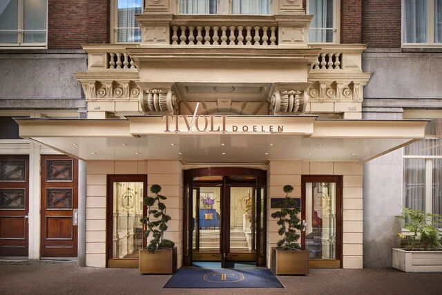 Tivoli_Doelen_Amsterdam_Facade_exterior_Hotel_entrance_night-7778x5188