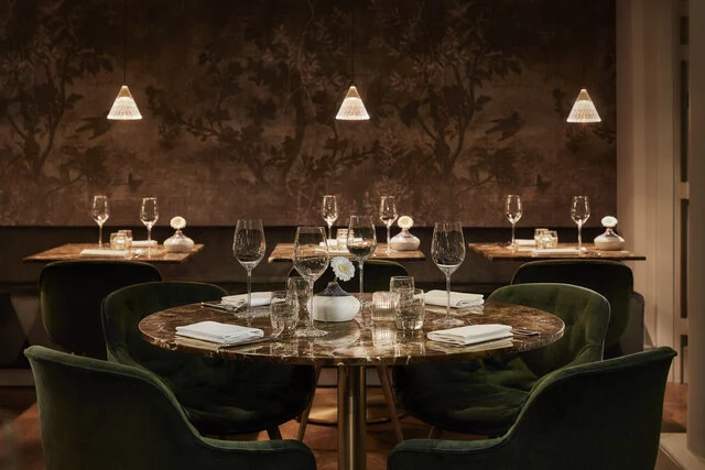 Tivoli_Doelen_Amsterdam_Restaurant_Table_glasses_wallpaper_marble-8247x5498