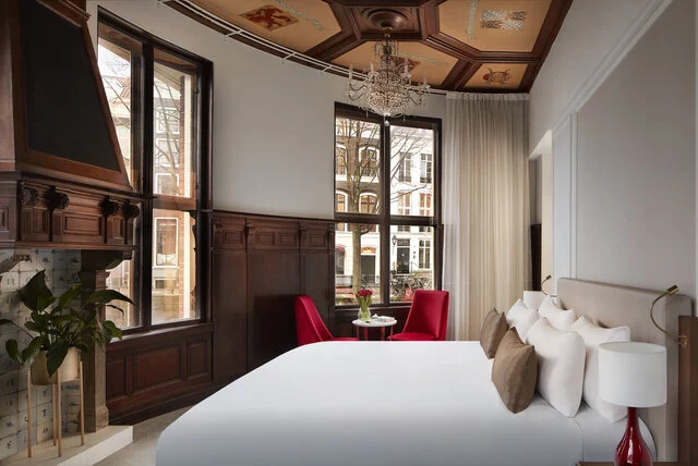 Tivoli_Doelen_Amsterdam_Guest_Room_Empress_Suite_King_Size_Bed_Chairs_Historic_Features_Plant_Tiles_Lamp_Ceiling_Wood_City_view-8575x5729 (1)