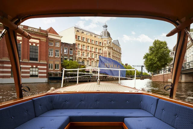 Tivoli_Doelen_Amsterdam_Facade_boat_view_canal_blue-7623x5085