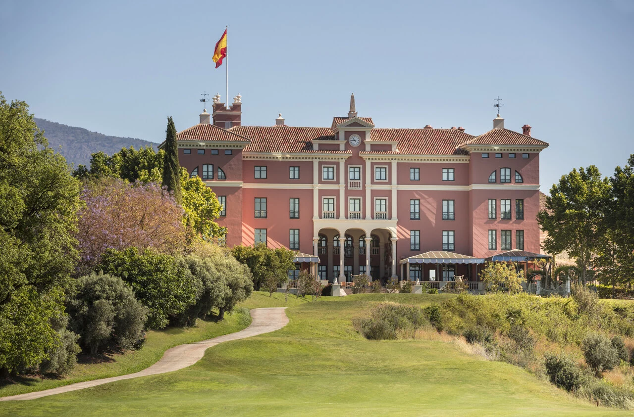 Anantara_Villa_Padierna_Palace_Benahavis_Marbella_Resort_Exterior_View_With_Facade_And_Gardens-4306x2836.jpg