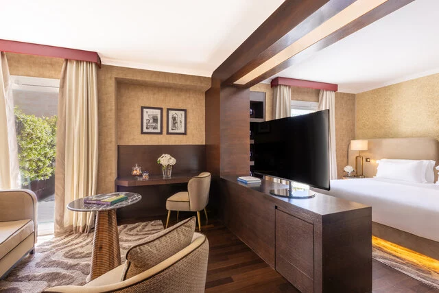 Tivoli_Palazzo_1880_Lecce_Hotel_Guest_Room_Suite_With_Jacuzzi_2
