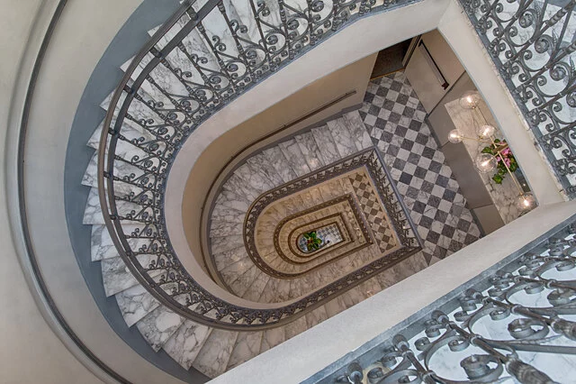 NH_Collection_Fori_Imperiali_Hotel_facilities_detail_stairs_lateral_view