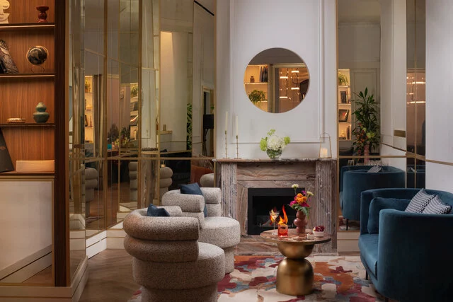 NH_Collection_Fori_Imperiali_Lobby_And_Reception_Fireplace(1)