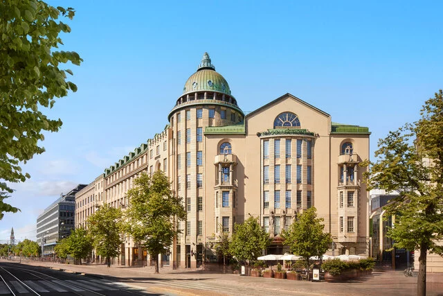NH_Collection_Helsinki_Grand_Hansa_Facade_day_terrace_main_gate