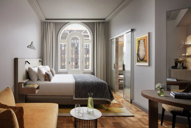 NH_Collection_Helsinki_Grand_Hansa_Room_Grand_Studio_interior_sofa_desk