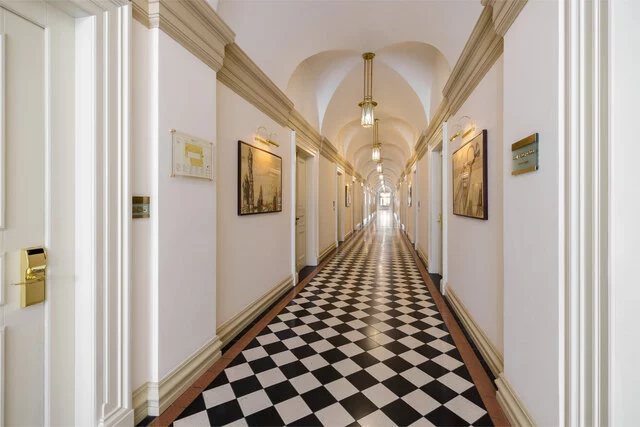 NH_Collection_Prague_Carlo_IV_Hotel_facilities_detail_corridor-8166x5447