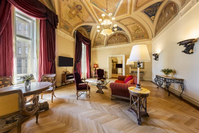 NH_Collection_Prague_Carlo_IV_Room_presidential_and_Carlo_IV_suite_curtains_open_living_room-8166x5447