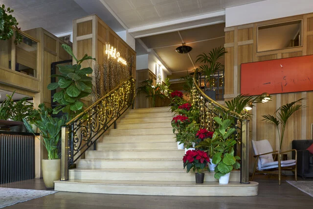 NH_Collection_Madrid_Suecia_Lobby_And_Reception_Stairs_Christmas_Decorations_Horizontal