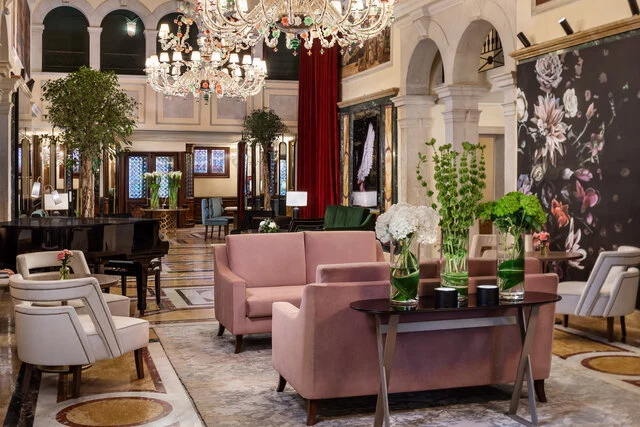 NH_Collection_Grand_Hotel_Palazzo_Dei_Dogi_Lobby_And_Reception_Couches
