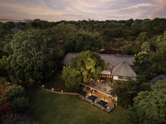Anantara_Stanley_&_Livingstone_Victoria_Falls_Hotel_Exterior_Dusk
