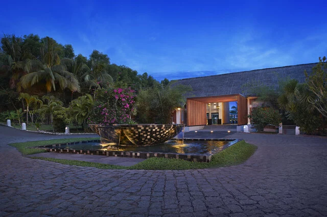 Avani_Quy_Nhon_Resort_Exterior_view_Entrance_At_Sunrise-4256x2832