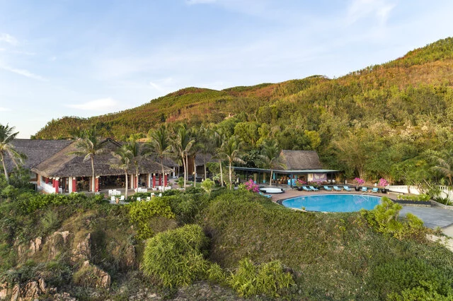 Avani_Quy_Nhon_Resort_Exterior_View_Swimming_Pool_Aerial_View-5464x3640(1)