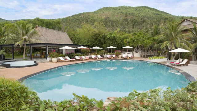 Avani_Quy_Nhon_Resort_Pool_view_Mountain_View-5317x2996