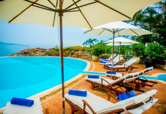 Avani_Quy_Nhon_Resort_Pool_View_Sunbeds