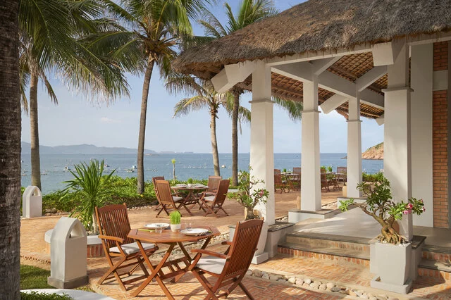 Avani_Quy_Nhon_Resort_Restaurant_TRE_Daytime_Outdoor_Seating-4256x2832