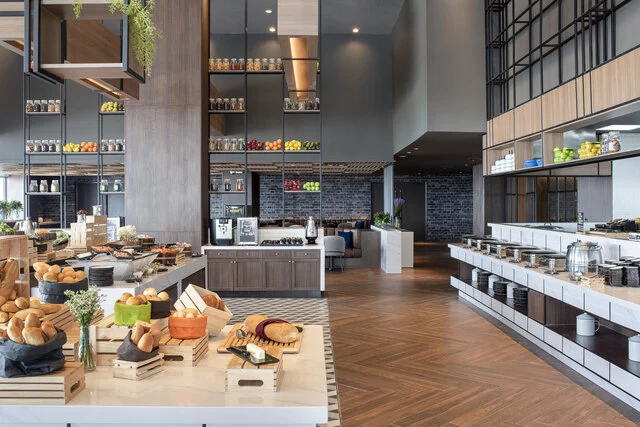 Avani_Sukhumvit_Bangkok_Hotel_Restaurant_Breakfast_Buffet_at_Greenhouse-6016x4016
