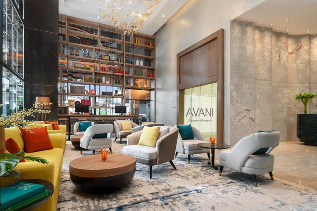 Avani_Sukhumvit_Bangkok_Hotel_Lobby_View_Hero_Image_Sofas