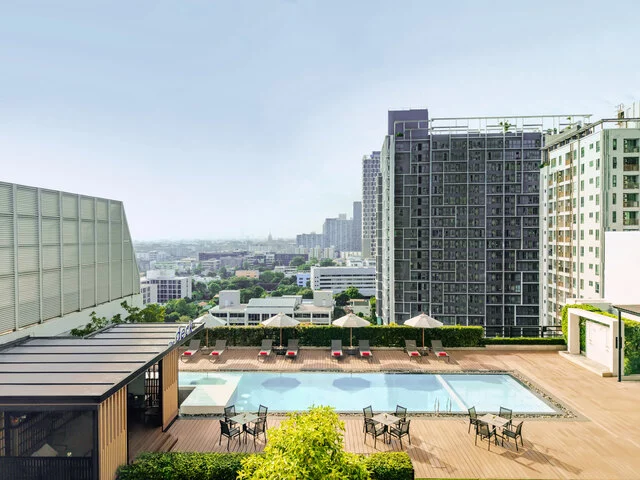 Avani_Sukhumvit_Bangkok_Hotel_Property_Amenity_Swimming_Pool_Top _View 1