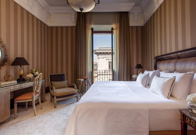 Anantara_Palazzo_Naiadi_Rome_Premium_City_View_Bed_Balcony-Edit