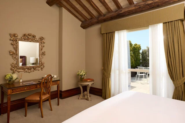 Anantara_Palazzo_Naiadi_Rome_Hotel_Premium_Room_Terrace_Jacuzzi_3