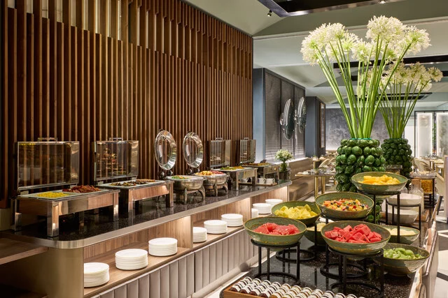 Anantara_Palazzo_Naiadi_Rome_Hotel_La_Fontana_Breakfast_Restaurant_Buffet_Hot_Dishes_Fruits