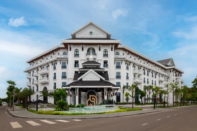 Avani+_Lanexang_Vientiane_Hotel_Exterior_Day