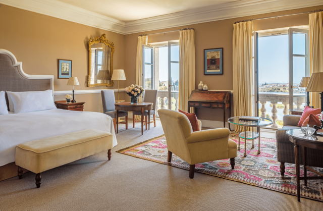 694597-Anantara_Marbella_Acc_JuniorSuiteView_BedroomMain_1672-HDR-2-a671b6-original-1786933930.png