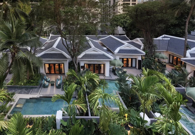 Anantara_Siam_Bangkok_Hotel_Guest_Room_Garden_Pool_Villa_Evening_Exterior_Drone_View(3)
